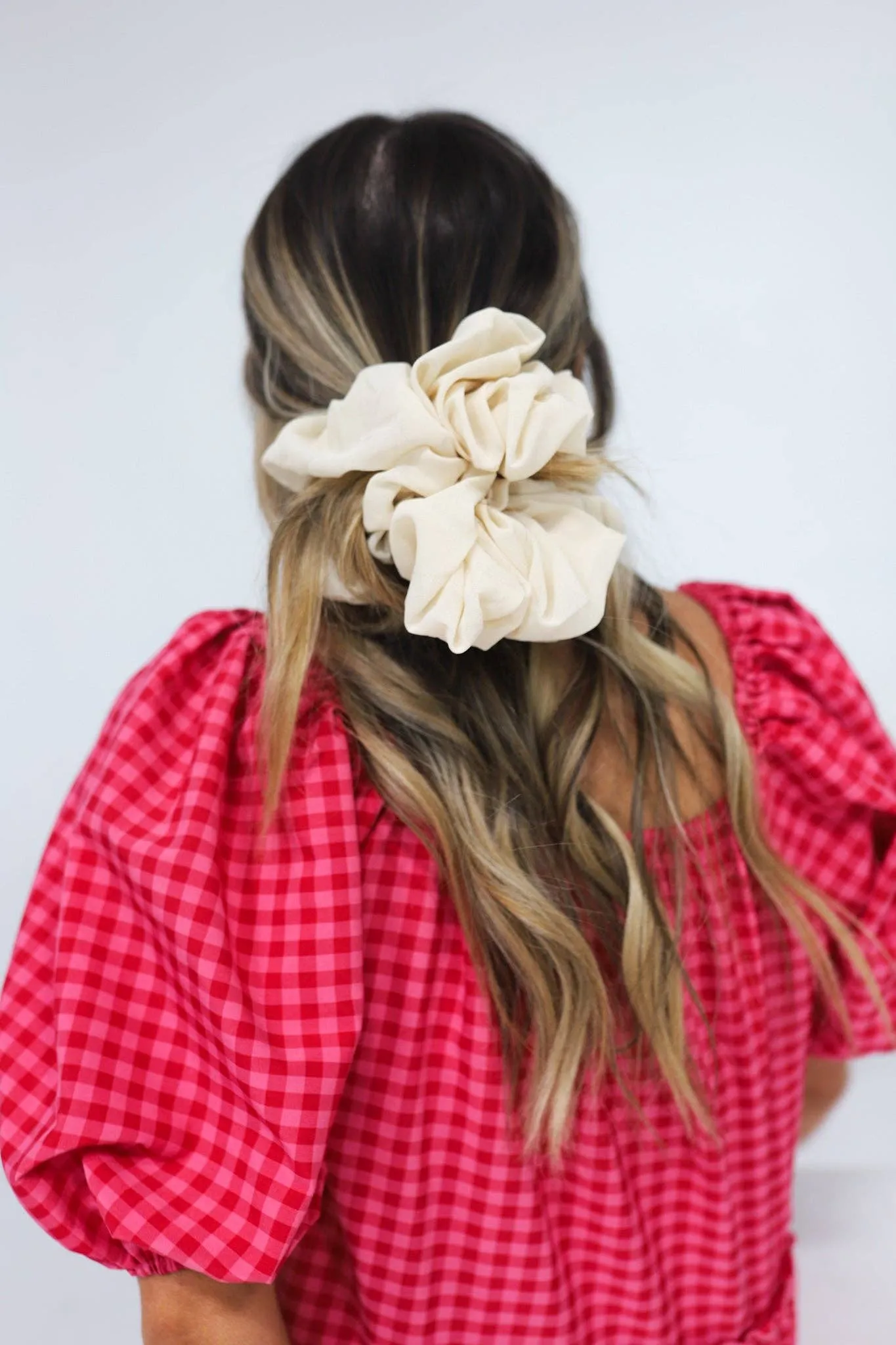 IVORY JUMBO SCRUNCHIE