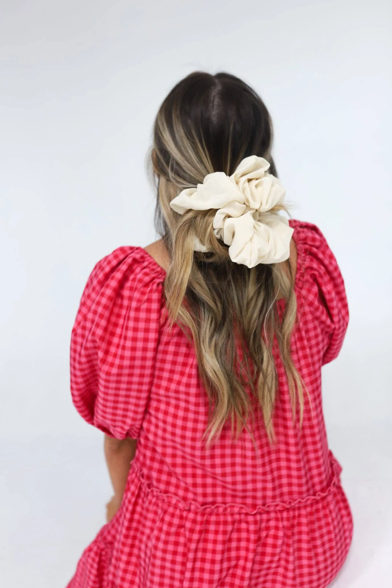 IVORY JUMBO SCRUNCHIE