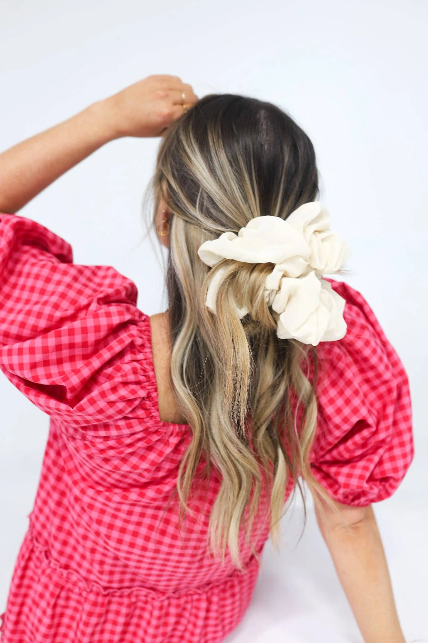 IVORY JUMBO SCRUNCHIE